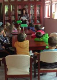 Школарци из општине Кнић у посети библиотеци на Златибору